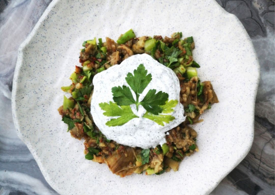 Köz Patlıcan Salatası Tarifi: Nasıl Yapılır?