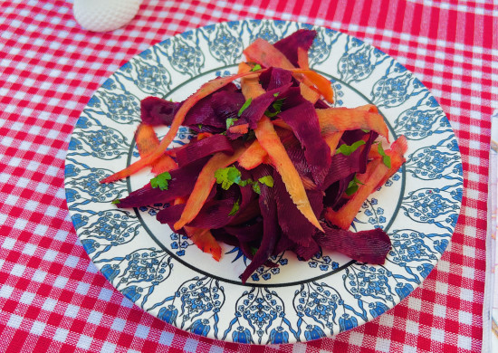 Hormon Dengeleyici Salata Tarifi: Nasıl Yapılır?